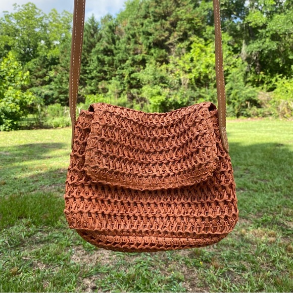 Universal Thread Rusty-Orange Crochet Paper Crossbody Bag w. Tan Faux-Leather - Picture 1 of 3